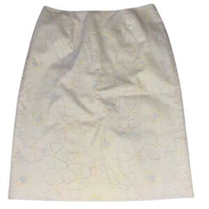 evie. White with embroidered floral pattern pencil skirt size 4